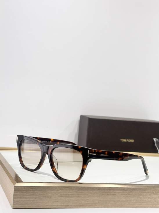 Picture of Tom Ford Sunglasses _SKUfw76704706fw